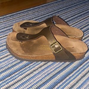 Birkenstock strap thong sandles. Lightly worn, still in great shape